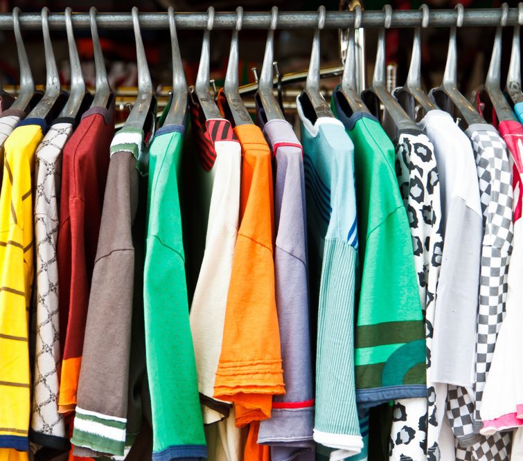 Barva oblečení má významný vliv na naši psychiku. Co nosit pro větší sebevědomí nebo radostnější mysl?